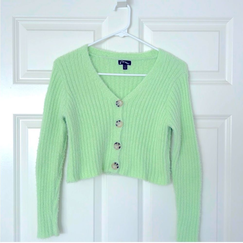 Art Class Medium Pistachio Green Cropped Sweater